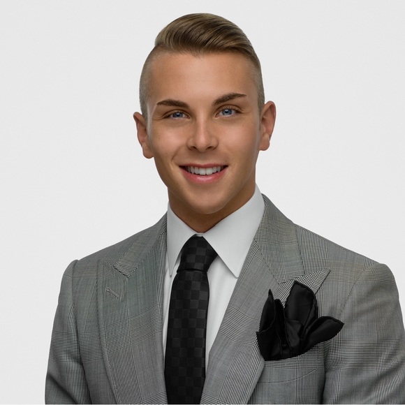 Meet your Posher, Cedric - Picture 1 of 5